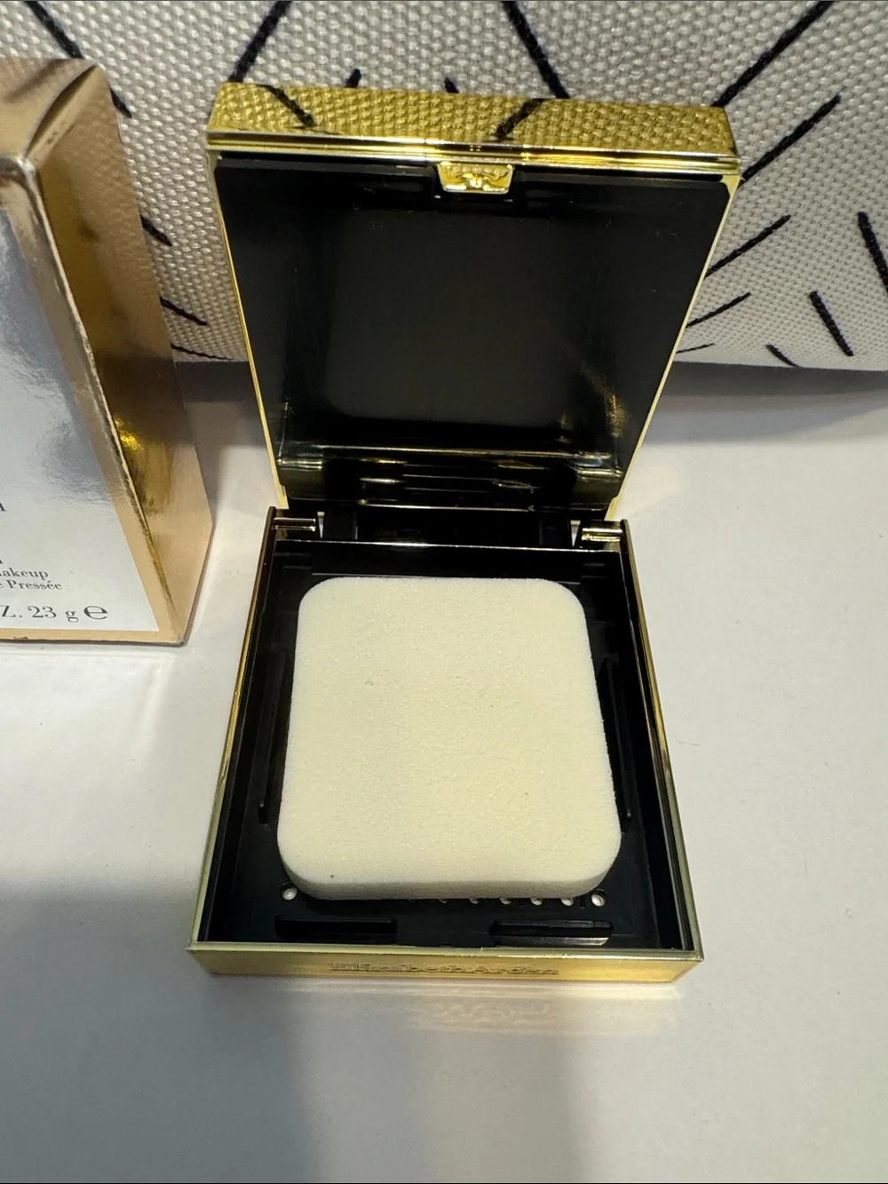 Elizabeth Arden Flawless Finish Sponge-On Cream Makeup - Cognac